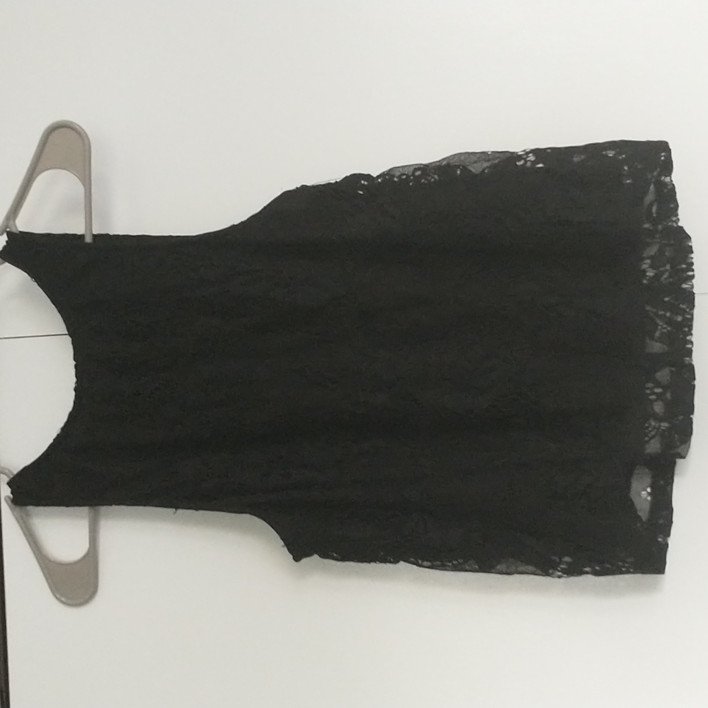 Black lacey floral tank